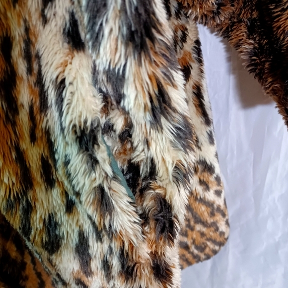Monterey, Leopard Faux Fur Coat Size 2X, Brown/Black/Cream - Picture 8 of 16